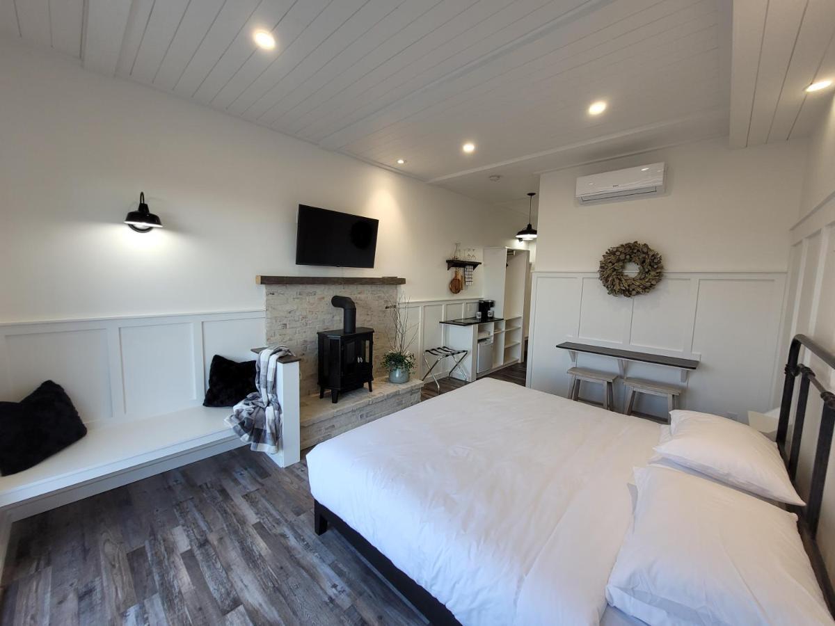 Autumn Lane B&B, Farmhouse Elegance & Stunning Lakeviews West Kelowna Esterno foto