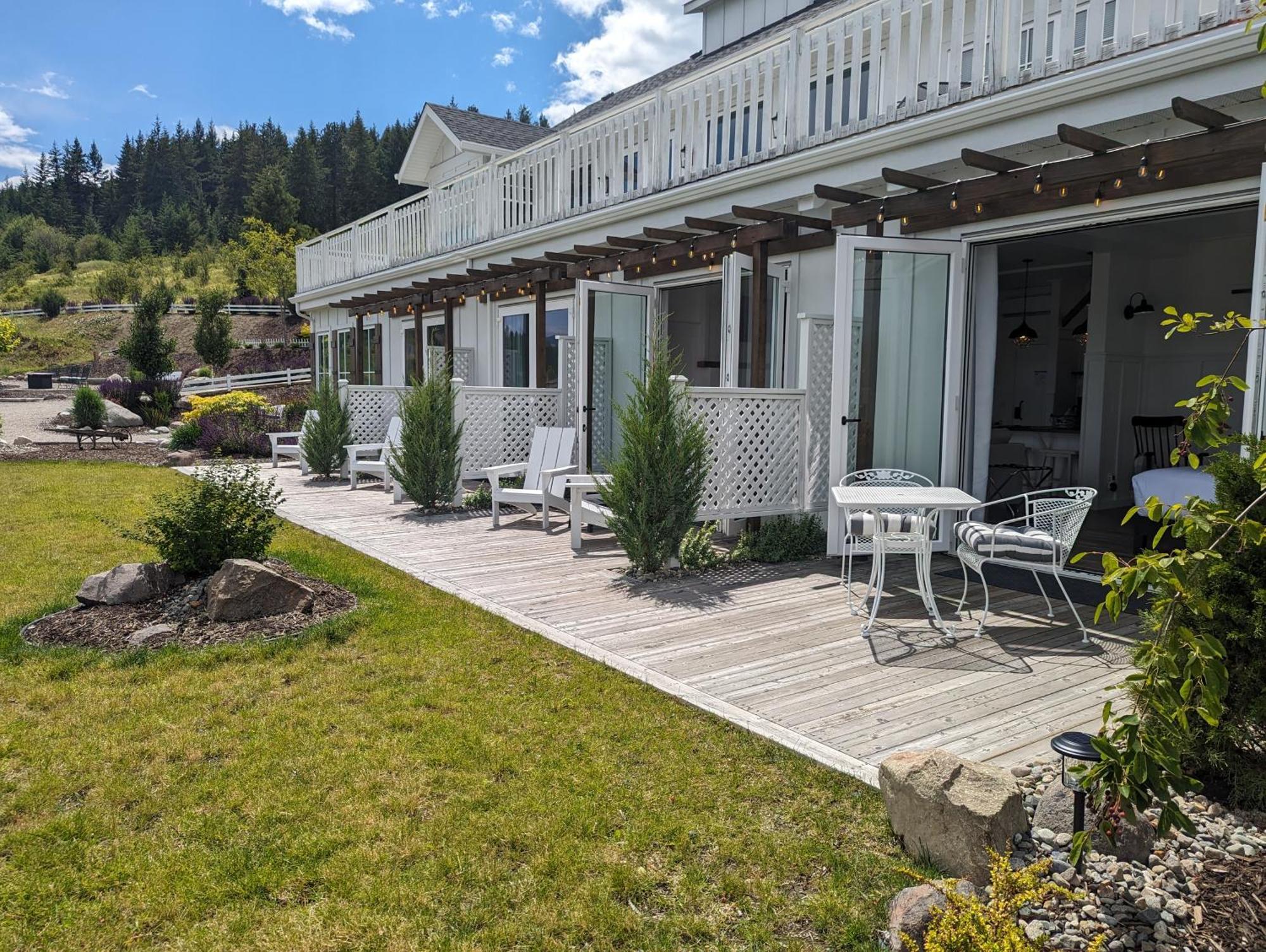 Autumn Lane B&B, Farmhouse Elegance & Stunning Lakeviews West Kelowna Esterno foto